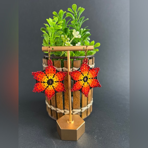 Vibrant Flower Beaded Choker Necklace with Matching Earrings - Boho Chic Set - Picture 2 of 5